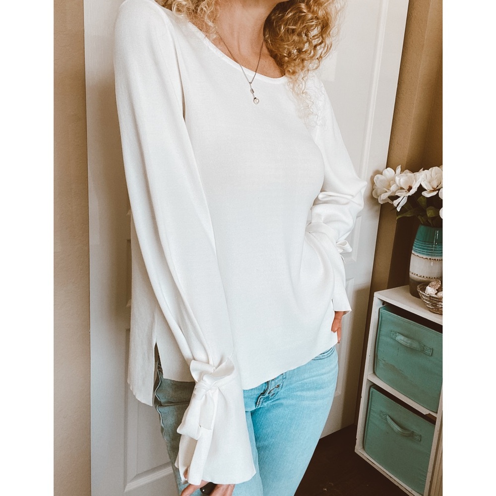 ✨Bow Sleeve Knit✨